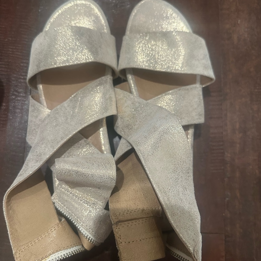 Bussola Shimmering Cream Platform Sandals